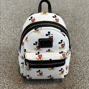 BNWT Disney Loungefly Mini Classic Mickey Mouse Backpack!!